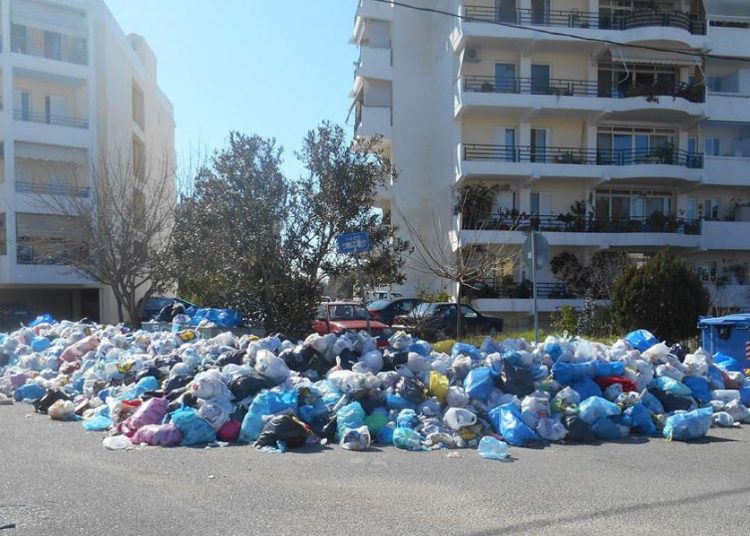 ΔΗΜΟΣ ΠΥΡΓΟΥ: Και Θεοφάνεια μέσα στα «βουνά» των σκουπιδιών, την βρώμα και τα ποντίκια!!!