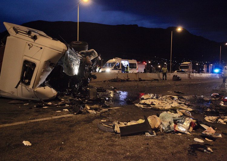 Σοκάρουν οι εικόνες από το θανατηφόρο τροχαίο στην Κινέτα – ΒΙΝΤΕΟ