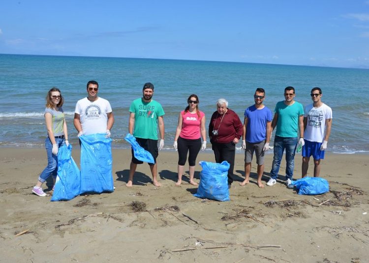 Εθελοντικός καθαρισμός παραλίας στην Αρετή Ανδραβίδας (φωτο)