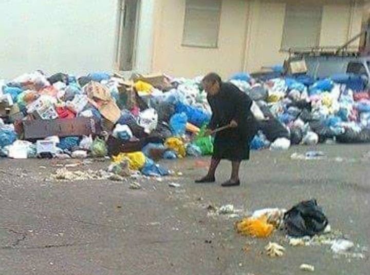 Πύργος: Συγκέντρωση πολιτών το Σάββατο για διαμαρτυρία ενάντια στην κατάσταση με τα σκουπίδια