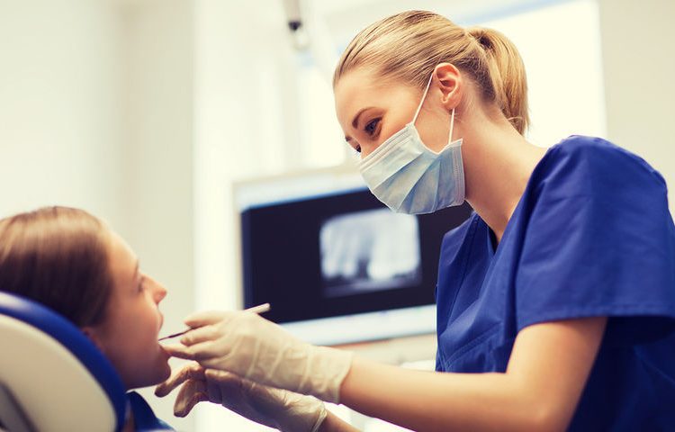 Πώς συνδέεται η στοματική υγεία με την πνευμονία