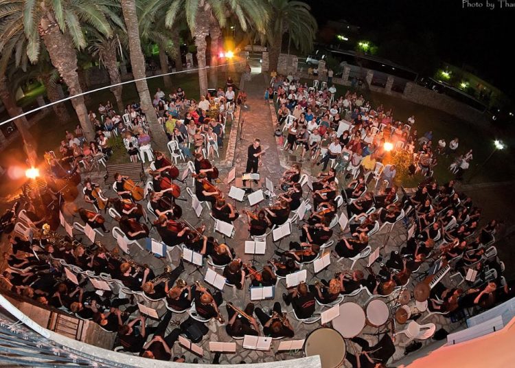 Το 8ο Φεστιβάλ του Δήμου Ανδραβίδας – Κυλλήνης, ζωντανεύει το “Ο Πολιτισμός Ενώνει”