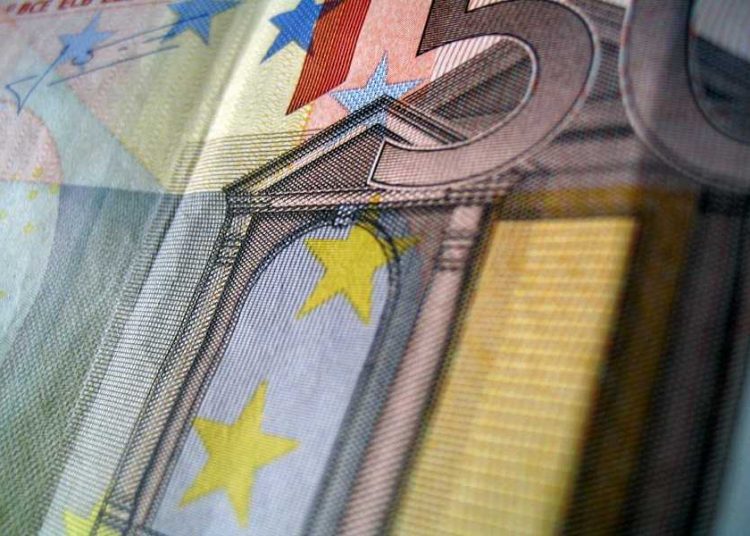 Πότε και πόσοι αναμένεται να πληρωθούν τα οικογενειακά επιδόματα ΟΓΑ