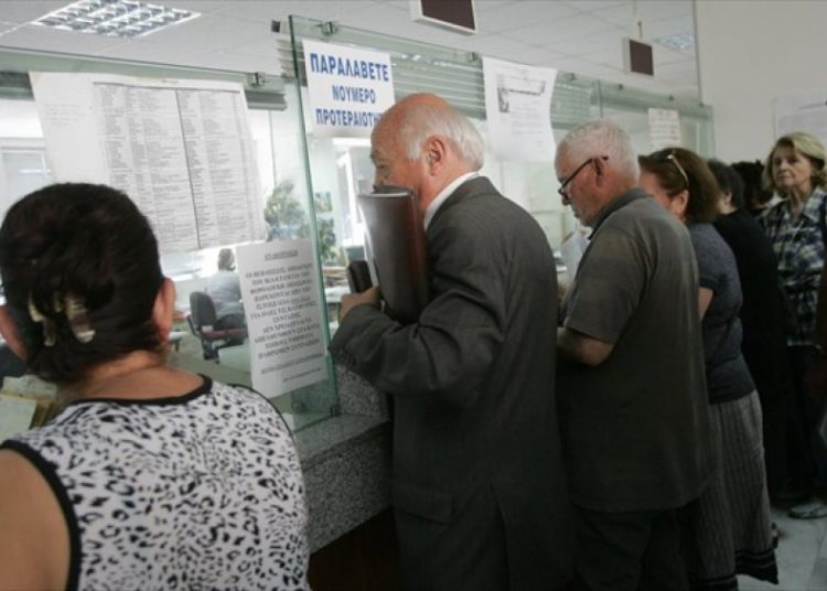 «Ποδαρικό» για το νέο ασφαλιστικό με κουτσουρεμένες συντάξεις και αυξημένα όρια ηλικίας