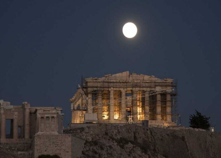 Διάσημος οίκος μόδας θέλει να κάνει επίδειξη στην Ακρόπολη