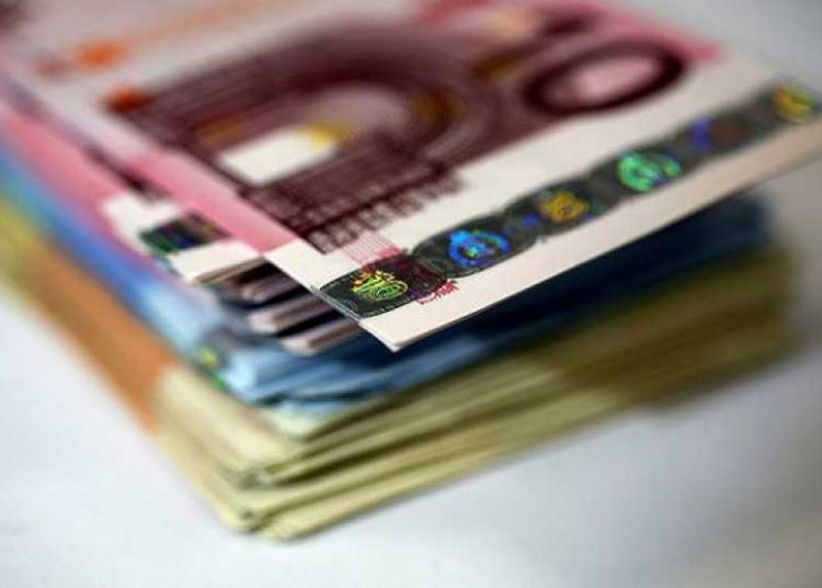 Πληρωμή για κάρτα σίτισης και επίδομα ενοικίου