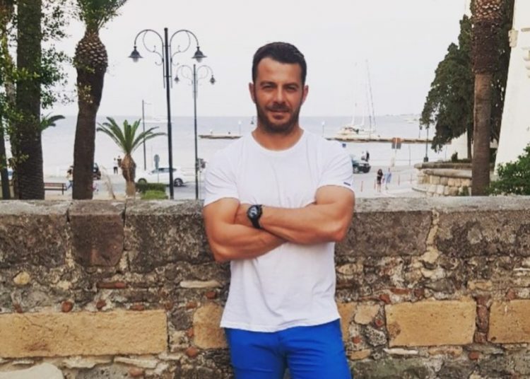 Γιώργος Αγγελόπουλος: Αγνώριστος για τις ανάγκες του νέου του ρόλου!