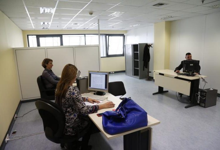 Δημόσιο: Μπόνους από 50 ως 450 ευρώ στους υπαλλήλους!