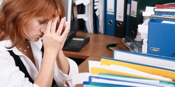 ΑΦΟΡΟΛΟΓΗΤΟ 8.636 ΕΥΡΩ ΜΕ ΤΡΟΠΟΛΟΓΙΕΣ ΤΗΣ… ΝΥΧΤΑΣ – Εξτρα χαράτσια για όλους: Αυτή είναι η νέα φορολογική κλίμακα (πίνακας)