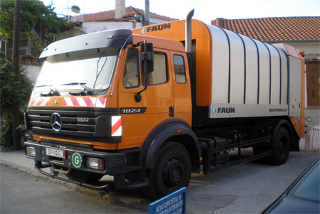 ΔΗΜΟΣ ΠΥΡΓΟΥ: Δεν μαζεύουν τα σκουπίδια γιατί τα απορριμματοφόρα έμειναν απο καύσιμα!!!