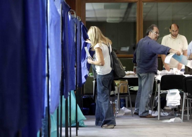 «Πάγωμα» προσλήψεων λόγω εκλογών: Τι ισχύει για Δημόσιο, Δήμους (έγγραφα)