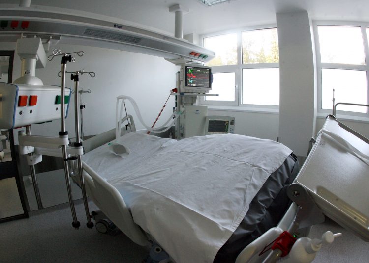 Κορονοϊός: Στο νοσοκομείο 14χρονος μαθητής με βαριά συμπτώματα! Αγωνία σε Πάτρα και Ηλεία