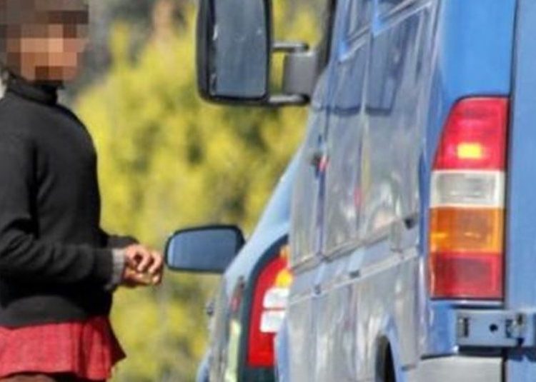 Κατάκολο: Γονείς εξωθούσαν τα ανήλικα παιδιά τους στην επαιτεία