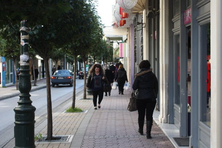 Πως κινήθηκαν τα εμπορικά καταστήματα σε 83 περιοχές. Στο -30% στον Πύργο (πίνακας)