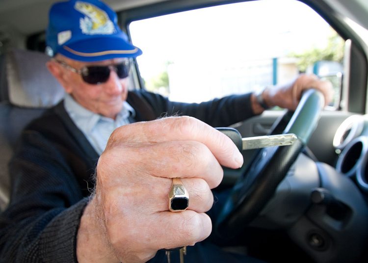 Πώς ανανεώνεται η άδεια οδήγησης ηλικιωμένων οδηγών (εγκύκλιος)