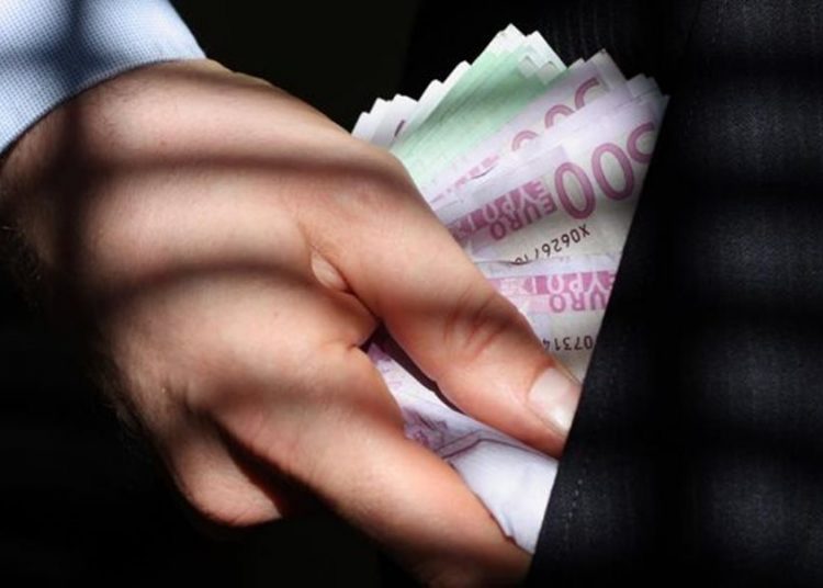 Ηλεία: Νέα απάτη – Πως την «πάτησε» επιχειρηματίας και έχασε 4.820 ευρώ