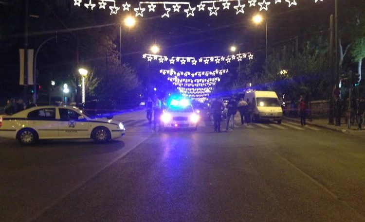 Τρομοκρατική επίθεση στη γαλλική πρεσβεία – Τραυματίστηκε αστυνομικός