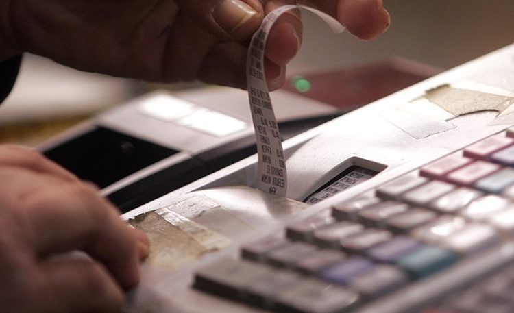 «Πρεμιέρα» από σήμερα 1/6 για ΦΠΑ 24% παντού και 17% στα ακριτικά νησιά