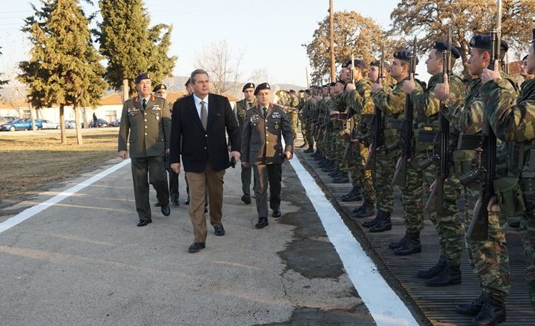 Το υπουργείο Άμυνας προσλαμβάνει 1.000 Οπλίτες Βραχείας Ανακατάταξης