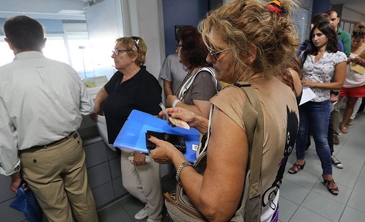 «Πρέσινγκ» για κατασχέσεις ακόμα και για μικροποσά σε 670.000 οφειλέτες