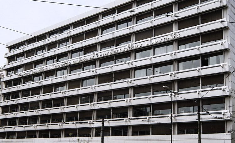 Αποθεματικά ενός δισ. ευρώ πάνε σε ΔΕΚΟ και υπερωρίες