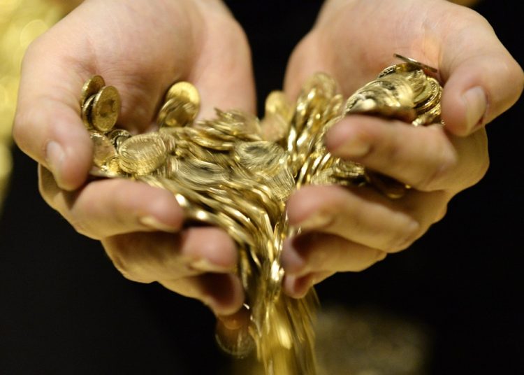 Αυτοί είναι οι 8 πλουσιότεροι άνδρες του κόσμου – Κατέχουν τόσο πλούτο όσο η μισή ανθρωπότητα