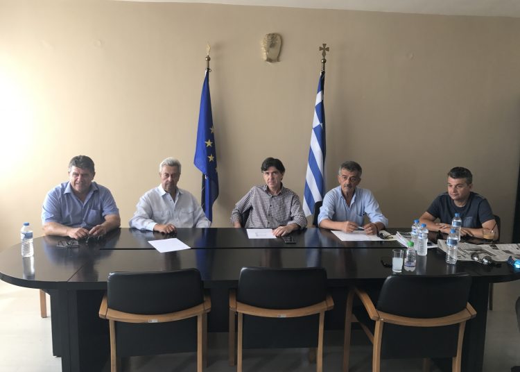 Συνάντηση υφ. Παιδείας Δημήτρη Μπαξεβάνακη με την Διοίκηση του Επιμελητηρίου Ηλείας για το πρόγραμμα μαθητείας αποφοίτων ΕΠΑΛ