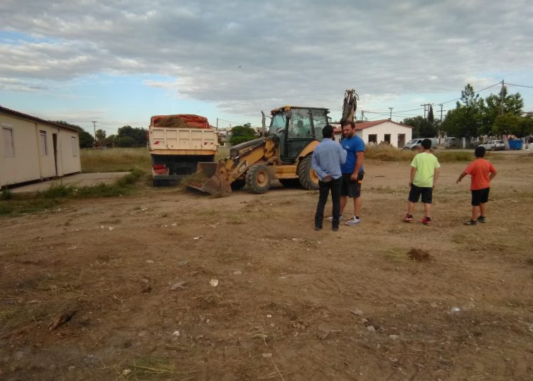 Καθαρισμός χώρου της συνοικίας Παπακαυκά του Δήμου Ήλιδας