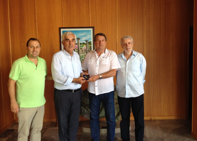 Επίσκεψη Ρουμάνου Ολυμπιονίκη στο Δήμαρχο Ολυμπίας