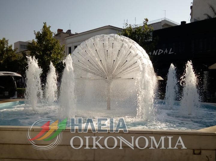 Ένα στολίδι το σιντριβάνι στην κεντρική πλατεία του Πύργου