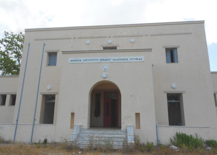 Επέμβαση Γαβρίλη Λιατσή για να σωθεί το ιστορικό κτίριο του ΑΣΟ στον Πύργο και η ιστορία του Πύργου!!! – Εικόνες κατάντιας και ντροπής στο ιστορικό κτίριο.  (Φωτο + video)