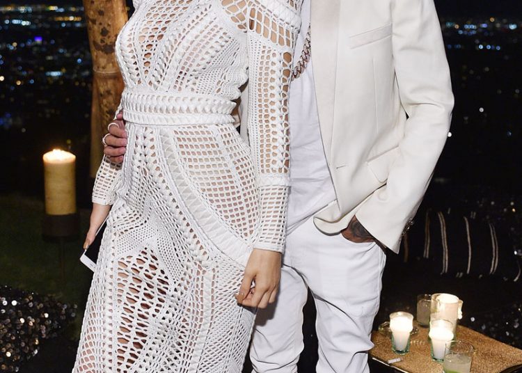 Νέο ζευγάρι στη Showbiz: Τους είδαμε χεράκι- χεράκι!