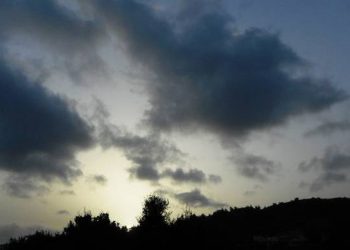 Καιρός: Με συννεφιά η Παρασκευή – Δείτε που θα σημειωθούν καταιγίδες