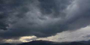 Καιρός σήμερα: Ο χειμώνας επιστρέφει – Με βροχές η Δευτέρα