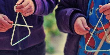 Τα παιδιά λένε τα κάλαντα τoυ Αη Βασίλη στην Ηλεία