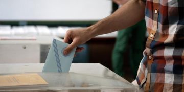 Τι ποσοστό συγκεντρώνει ο ΣΥΡΙΖΑ μετά τη συμφωνία με την ΠΓΔΜ