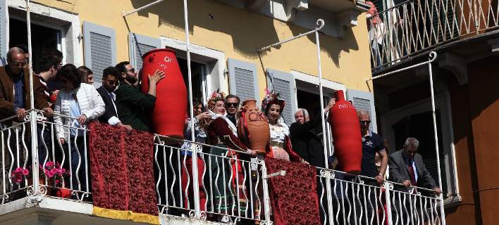Πάσχα στην Κέρκυρα: Ο «σεισμός», οι «Μπότηδες» και η «Μαστέλα»