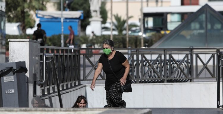 Νέα μέτρα στήριξης για τον κορωνοϊό σχεδιάζει η κυβέρνηση -Τα πιθανά σενάρια