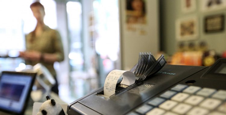 ΑΑΔΕ: Παρατείνεται έως τις 31 Δεκεμβρίου η προθεσμία απόσυρσης των ταμειακών μηχανών