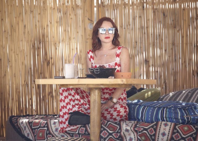 Lindsay Lohan: Οι πρώτες φωτογραφίες από τα γυρίσματα του νέου της reality στην Μύκονο!