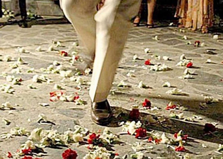 ΣΟΚ: Πέθανε την ώρα που χόρευε