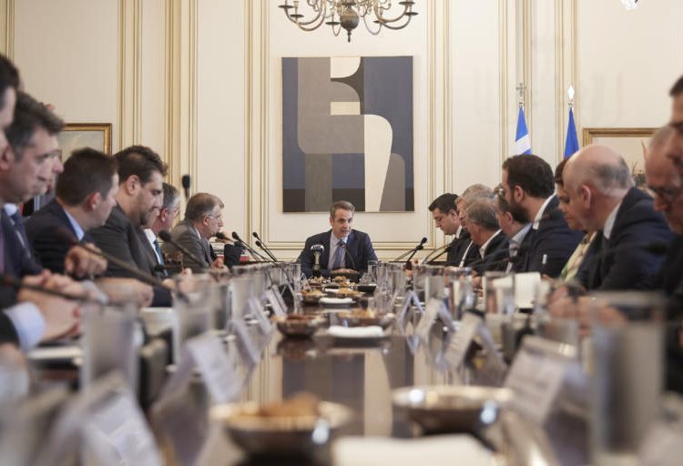 Μητσοτάκης σε Περιφερειάρχες για μεταναστευτικό: Δεν γίνεται να διεκδικώ αλληλεγγύη από την Ευρώπη, όταν δεν υπάρχει ανάμεσά μας