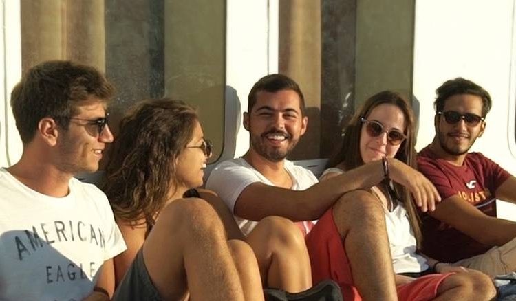 Ένα ταξίδι στον χρόνο: Οι διακοπές στην Ελλάδα πριν το Διαδίκτυο και τα κινητά