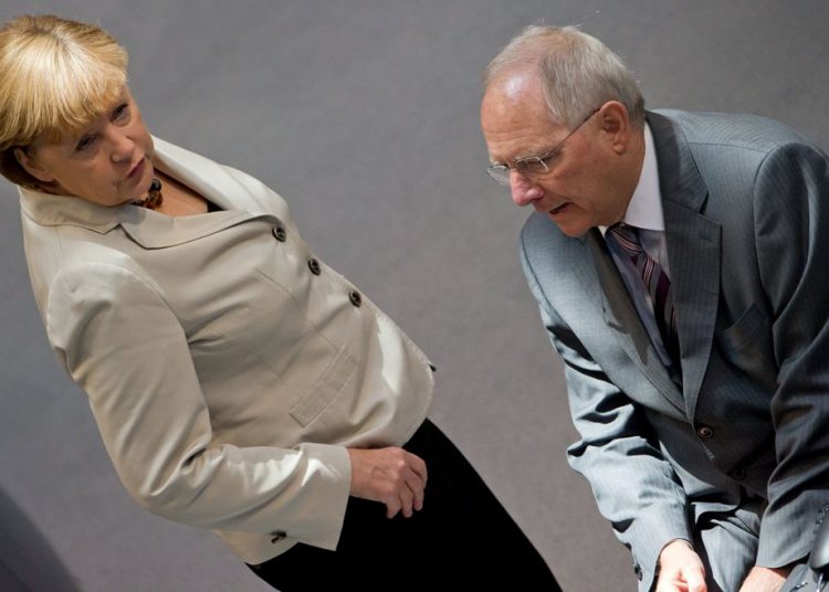 Ακάθεκτη η Μέρκελ προς τις εκλογές – Σόιμπλε και… ξερό ψωμί