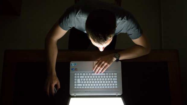 ΣΑΛΟΣ ΣΤΗΝ ΠΑΤΡΑ ΓΙΑ ΤΟΝ «ΠΡΟΕΔΡΟ»: Φιλάνθρωπος… αλλά και «σταρ στο σεξ»! – ΑΠΟΚΑΛΥΨΕΙΣ ΠΟΥ ΣΟΚΑΡΟΥΝ