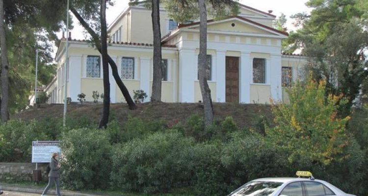 ΑΡΧΑΙΑ ΟΛΥΜΠΙΑ: Τραυματισμός παιδιού από διερχόμενο όχημα