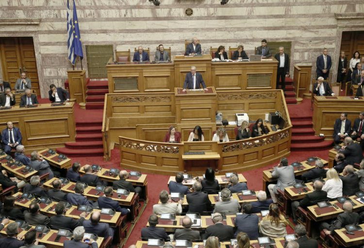 Κατέθεσαν και μετά την κατακραυγή απέσυραν διάταξη για αυξήσεις στις αποδοχές προέδρων και διευθυνόντων συμβούλων ΔΕΚΟ…