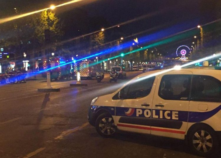 Πυροβολισμοί στο Παρίσι: Ένας αστυνομικός νεκρός και ένας τραυματίας