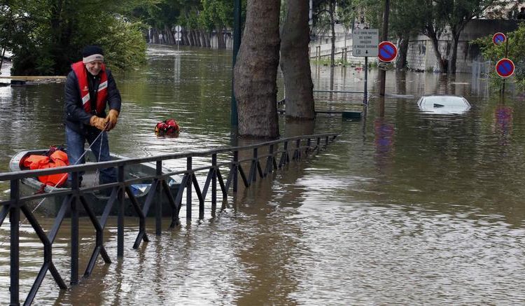 Σε «πορτοκαλί συναγερμό» το Παρίσι από τις πλημμύρες