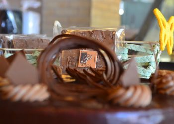 Πύργος: Εορταστικά γλυκίσματα απο το ζαχαροπλαστείο Πάτσιος